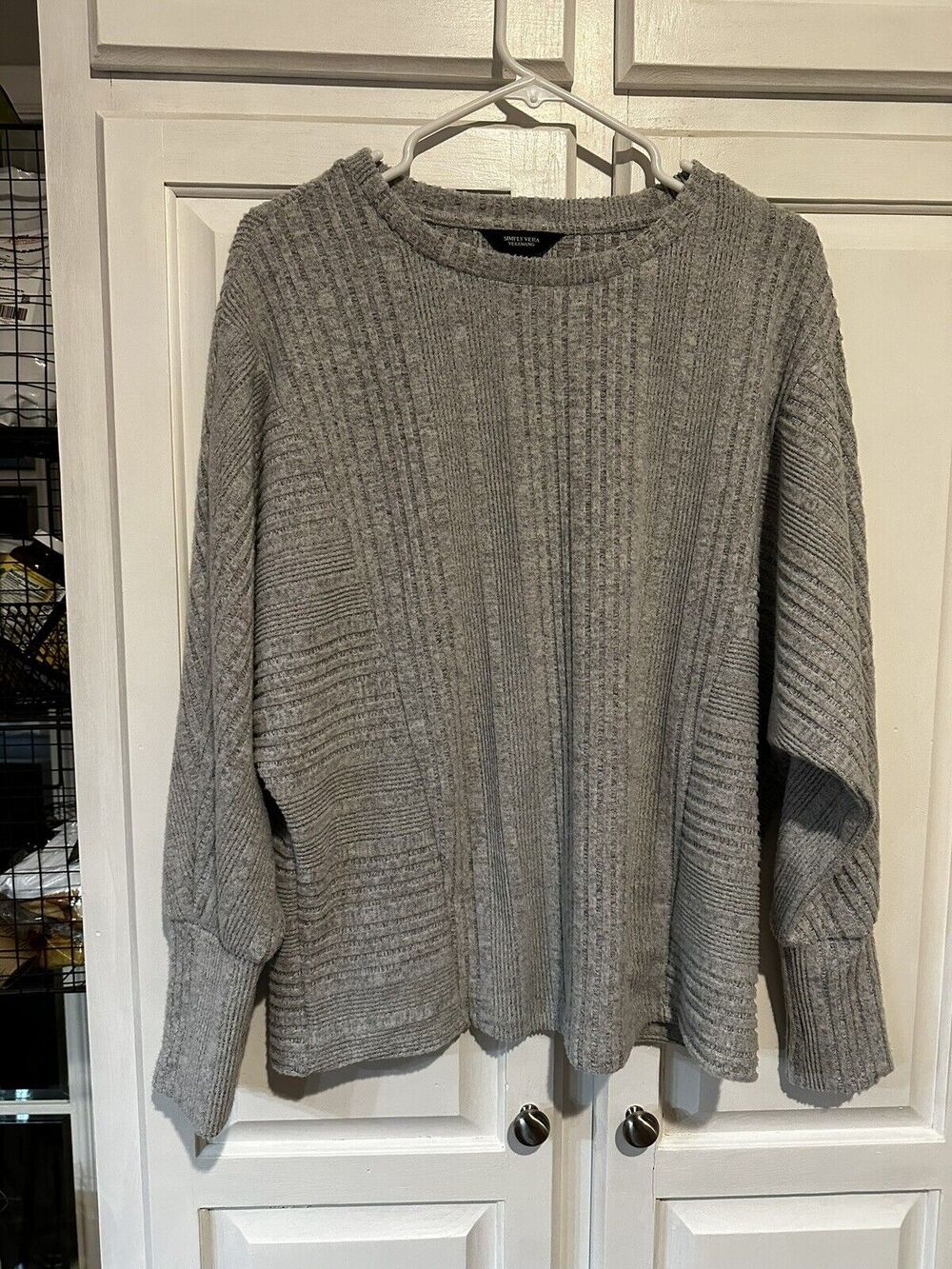 Simply Vera Wang Grey Sweater Size Large Puff Sleeves